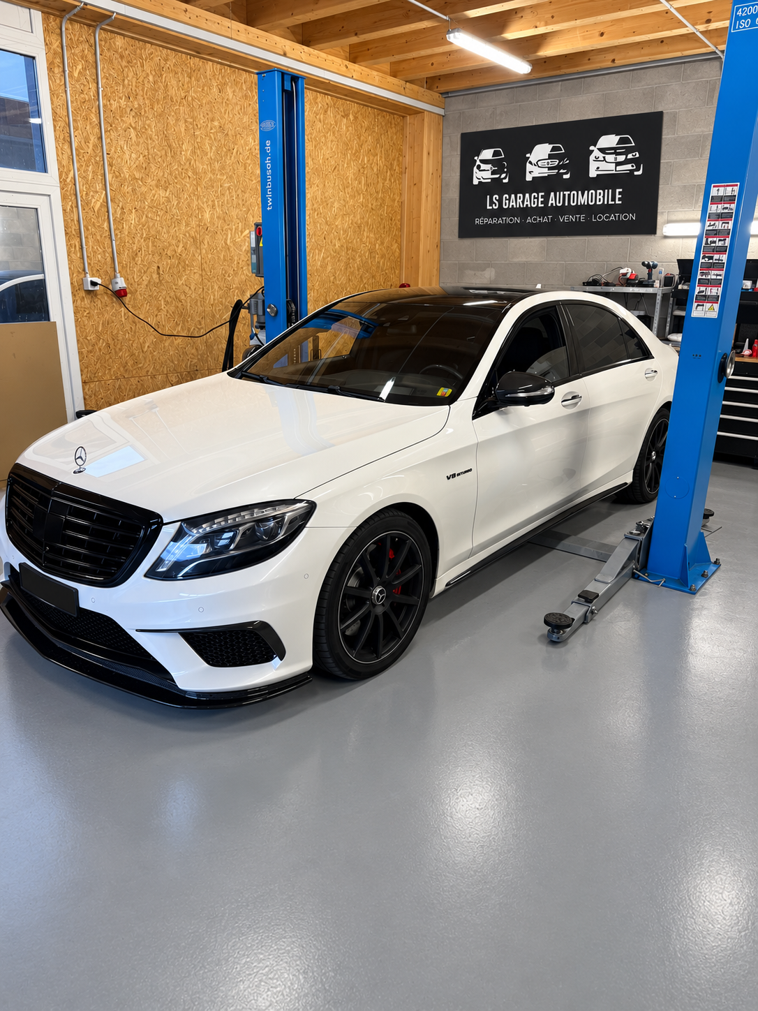 Mercedes dans l’atelier LS Garage
